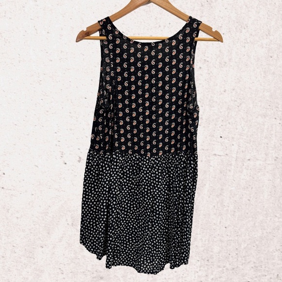 Hem & Thread Black Asymmetrical Scoop Neck Tank Top - Picture 2 of 3